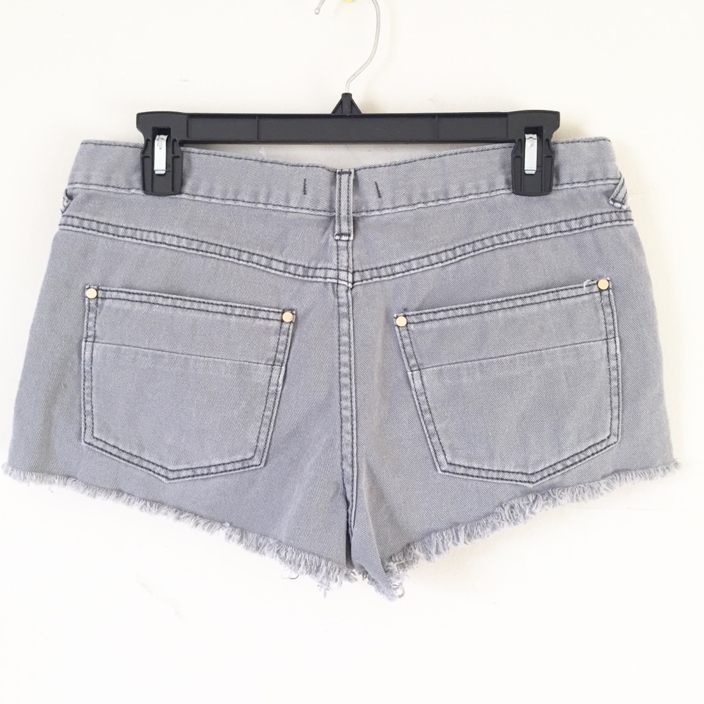 Free People Grey Raw Hem Shorts Size 27 - Picture 4 of 10